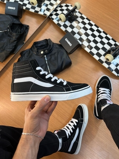 Bota Vans SK8 - Preto/Branco