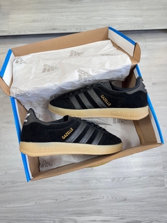 Adidas Gazelle - Preto (forma maior/pedir um número menor) - comprar online