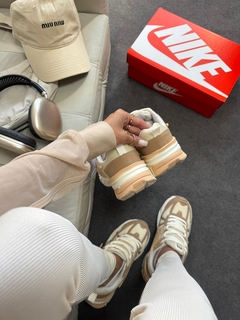 Nike V2K - Bege/Off - comprar online
