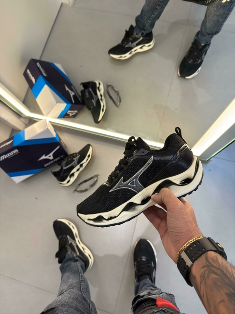 Mizuno Wave Stratos 3 - Preto/Branco
