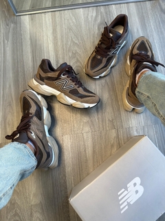 New Balance 9060 - Castor/Café - comprar online