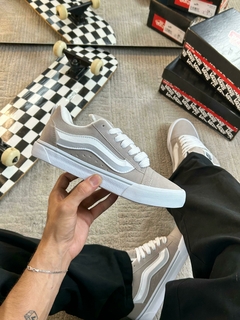 KNU SKOOL - Cinza - Dezenove Streetwear