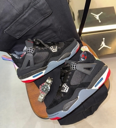 Jordan 4 Retrô - Preto/Branco/Vermelho na internet
