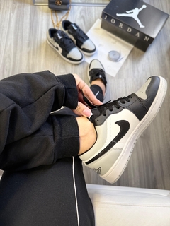 Nike Jordan Low - Branco, Preto e Cinza - Dezenove Streetwear