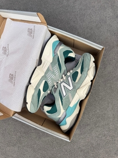 New Balance 9060 - Verde - comprar online