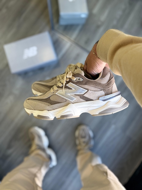 New Balance 9060 - Bege/Marrom