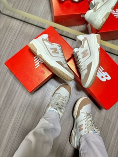 NB 550 - Branco/Bege na internet