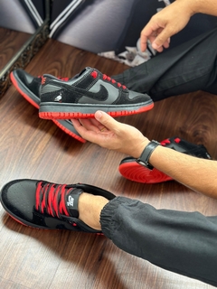 Nike Dunk SB - Red Bird