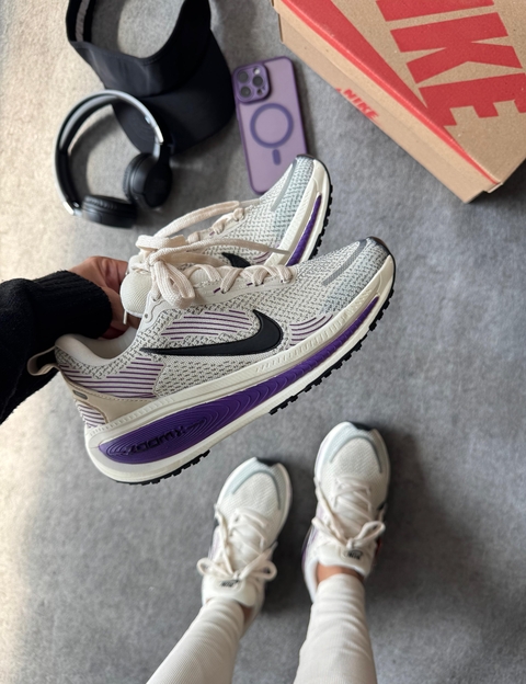 Nike Vomero 18 - Branco/Roxo