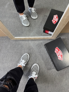 Vans Authentic - Xadrez - Dezenove Streetwear