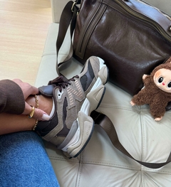 Imagem do New Balance 9060 - Castor/Café