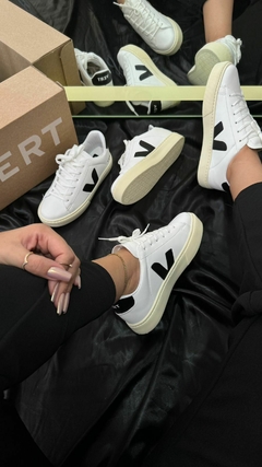 Vert Veja - Branco e Preto - Dezenove Streetwear