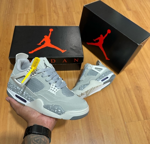 Jordan 4 - Cinza
