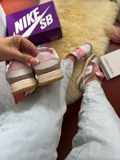 Dunk low - Marrom/Rosa - comprar online
