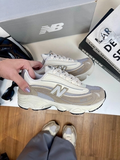 New Balance 1000 - Bege/Off - loja online