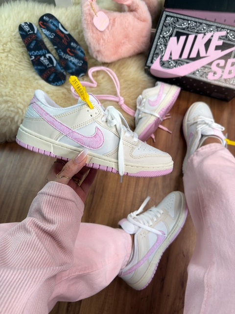 Dunk Paisley Flowers