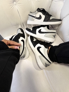 Nike Jordan Low - Branco, Preto e Cinza - comprar online