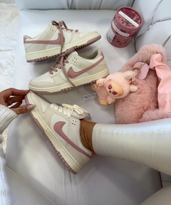 Nike SB Dunk - manteiga/flamingo