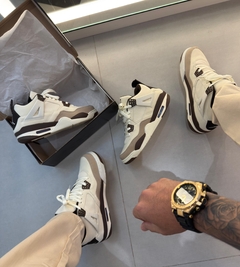 Jordan 4 Retrô - Off/Marrom na internet
