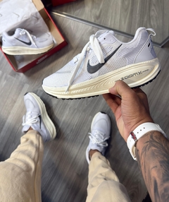Nike Vomero 18 - Branco/Off White