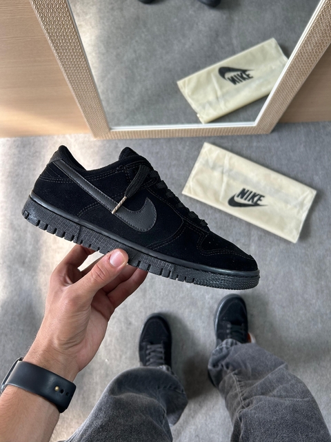 Dunk low Camurça - All Black - comprar online
