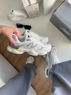 New Balance 9060 - Branco - Dezenove Streetwear