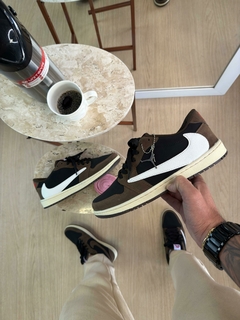 Imagem do Jordan Travis Scott - marrom