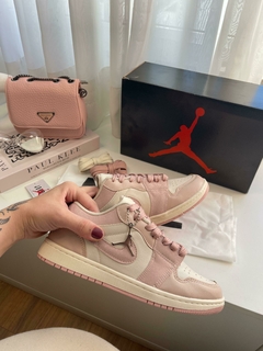 Jordan Low - Rosa/Branco - comprar online