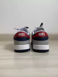 Nike Dunk - Cinza, Azul e Vermelho na internet