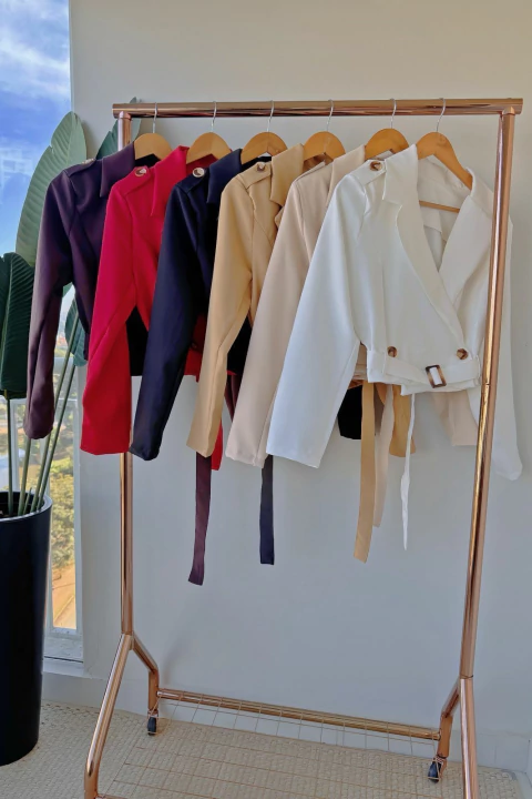 Jaqueta Croped Alfaiataria Com Cinto - comprar online