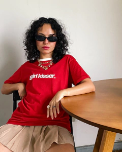 Camiseta Girl Kisser na internet