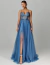 Vestido de festa longo azul com busto bordado e fenda, da marca Avenisse.