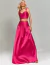 Conjunto Saia Fluida Cereja Vayola, composto por saia longa e top cropped em tom cereja vibrante ideal para eventos especiais 
