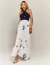 Vestido longo com saia estampada em off white e top preto, modelo Eduarda ideal para look casual