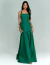 Mulher vestindo vestido de festa longo verde Florença com laço, ideal para madrinhas e convidadas de casamento ou formatura.