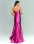 Vista traseira de uma mulher usando o Vestido Decote Coração Pink Sollar, exibindo seu design elegante e caimento fluido.