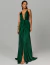 Vestido de festa longo de cetim verde floresta com decote profundo, alças finas e fenda frontal, ideal para eventos sofisticados.