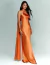 Vestido de festa longo frente única na cor terracota Mancora, com tecido acetinado, ideal para madrinhas, convidadas de casamento ou formatura.