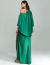 Vestido longo de festa verde bandeira, modelo um ombro só, com detalhes elegantes.