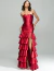 Vestido longo de festa vermelho com babado na saia, modelo Ohio, usado por mulher.