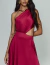 Vestido de festa longo marsala com um ombro só e detalhe recortado