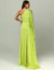 Vestido de festa longo de um ombro só na cor lima, estilo elegante e liso, ideal para casamentos e formaturas.