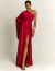 Vestido de festa longo marsala de um ombro só com fenda, modelo elegante ideal para madrinhas, convidadas de casamento ou formatura.