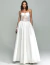 Mulher vestindo o Vestido Ruston off white, modelo longo tomara que caia com corpete em renda e saia fluida.