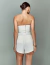 Shorts curto alfaiataria off white Bethany de costas adequado para look casual