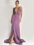 Vestido de festa longo de cetim na cor uva com decote profundo e alças finas ideal para madrinhas de casamento