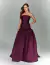 Vestido de festa longo tomara que caia na cor uva com saia bufante ideal para eventos especiais