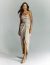 Vestido de festa midi com decote coração na cor champanhe ideal para convidadas