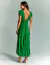 Vestido de festa midi verde com alça grossa e design plissado, visto de costas ideal para convidadas
