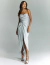 Vestido de festa midi cinza com decote de coração e design tomara que caia ideal para convidadas